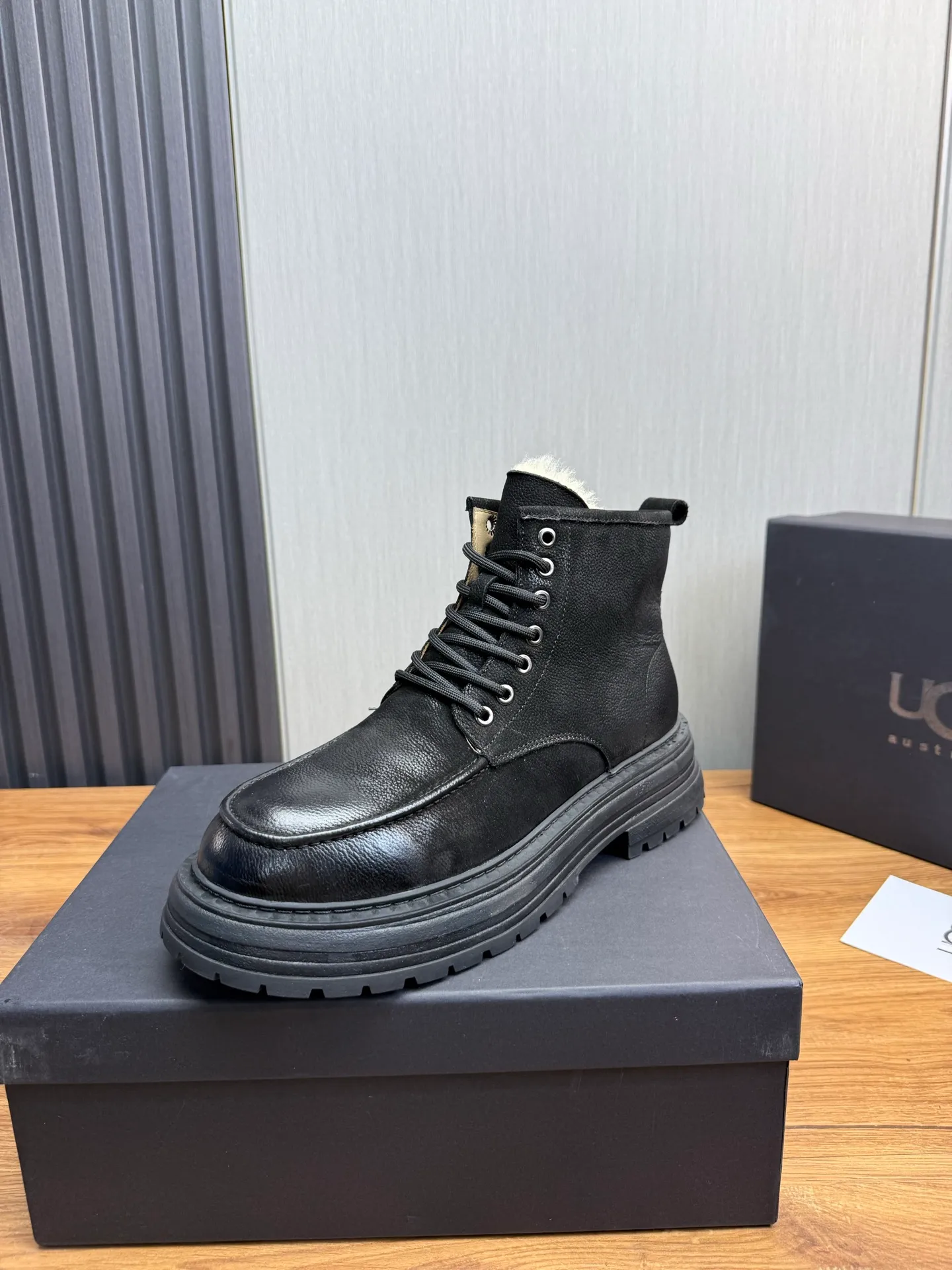 Factory price 680💰 [UGG] Men's hot winter warm boots🐑Simple and fashionable design, cowhide➕comfortable and warm wool lining. Soft and comfortable to wear, good warmth retention, and excellent foot feel. Regular size 38-45
